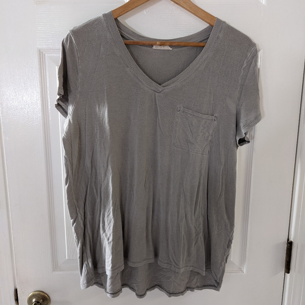 Jane and Delancey Gray T-Shirt Size Large